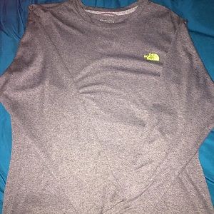 Like new The north face long sleeve